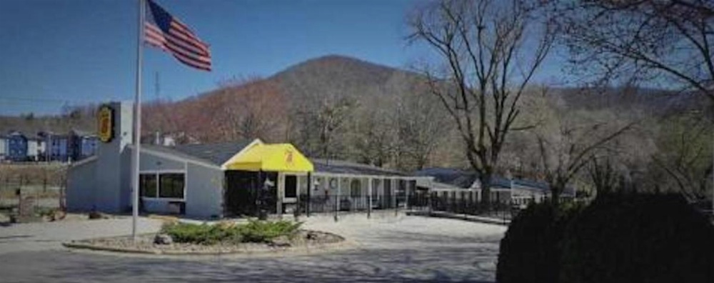 Super 8 by Wyndham Asheville/Biltmore Image 12