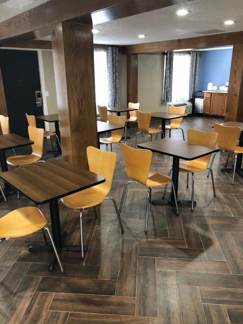 Super 8 by Wyndham Asheville/Biltmore image 26