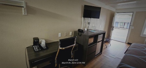 Super 8 by Wyndham Asheville/Biltmore image 4