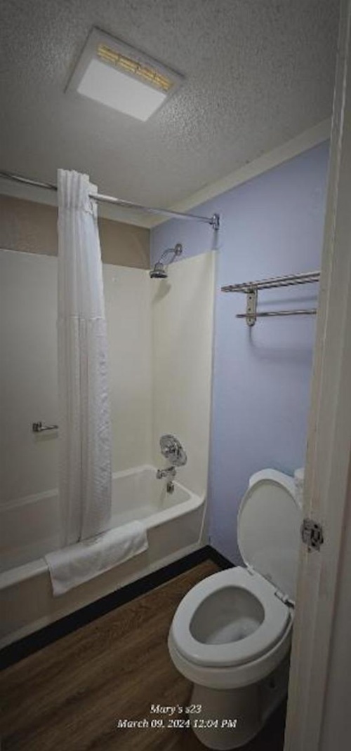 Super 8 by Wyndham Asheville/Biltmore image 5